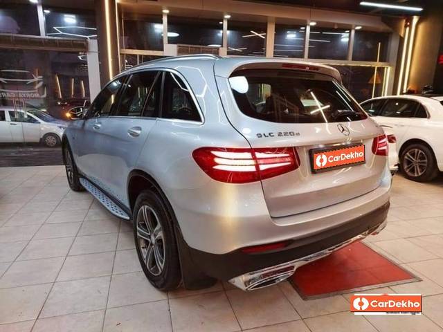 https://images10.gaadi.com/usedcar_image/3479091/original/0b2e91c2-9fe1-4206-bc12-68e4aaaa5161-used_car_2797006_1687076718_cd0b20ad-260d-4078-b23e-e14bf6e890fc.jpg?imwidth=6402