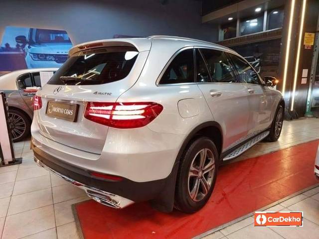 https://images10.gaadi.com/usedcar_image/3479091/original/b0a7b0e2-90aa-4da4-ac88-c4747b73848b-used_car_2797006_1687076725_cd0b20ad-260d-4078-b23e-e14bf6e890fc.jpg?imwidth=6401