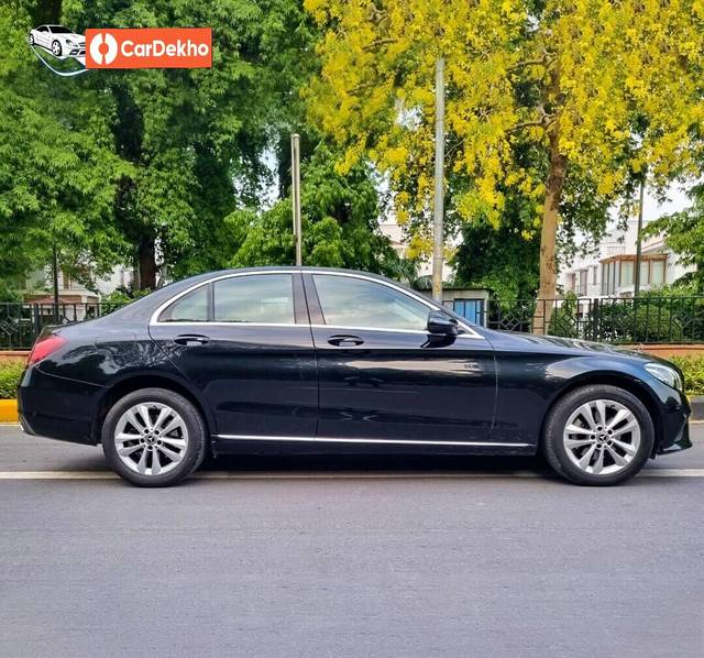 https://images10.gaadi.com/usedcar_image/3479110/original/b8bbac83-c45d-44b4-a56c-432f026cd459-used_car_2797023_1687077117_af66af55-35f3-4117-88a2-8f07e19d70a2.jpg?imwidth=6401