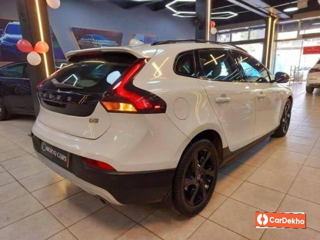 https://images10.gaadi.com/usedcar_image/3479253/original/22e99974-f727-43a2-a4e2-c59d2e6de33a-used_car_2797129_1687088258_69918db1-4d7e-4531-bf32-03de35fceca6.jpg?imwidth=6401
