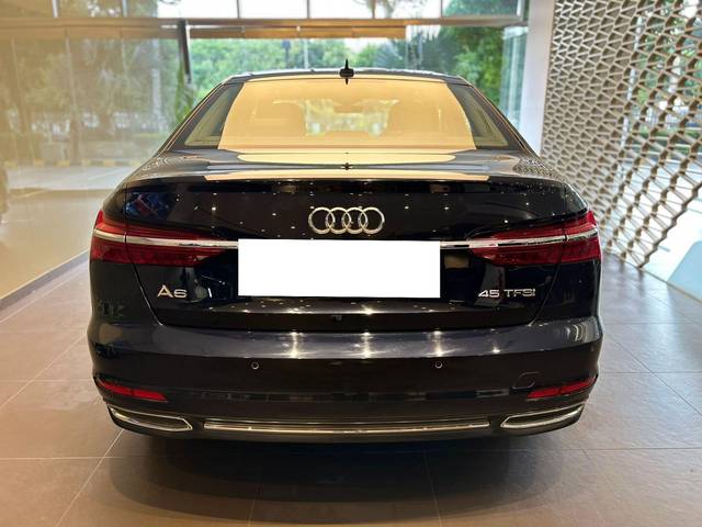 https://images10.gaadi.com/usedcar_image/3479546/original/processed_usedcar_whatsappimage2023_06_18at53806pm_140381687156990_1687157073.jpeg?imwidth=6402