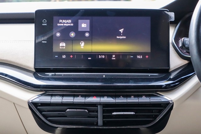 Second-hand 2022 Skoda Octavia Style for sale in New Delhi-13