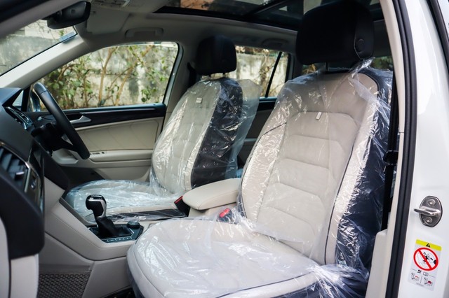 Second-hand 2024 Volkswagen Tiguan 2.0 TSI Elegance for sale in New Delhi-13