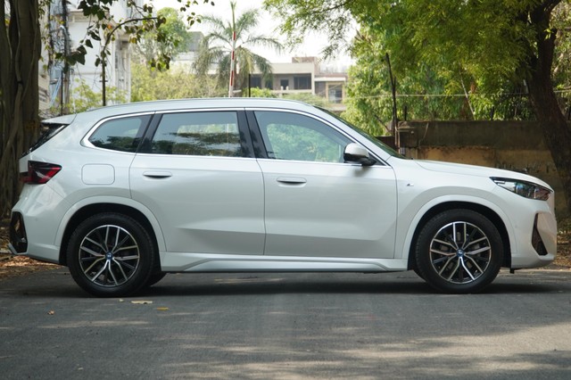 BMW iX1 xDrive30 M Sport - Photo 3