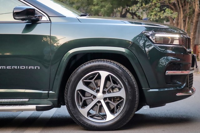 Second-hand 2024 Jeep Meridian Overland 4x2 AT for sale in New Delhi-21