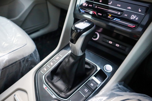 Second-hand 2024 Volkswagen Tiguan 2.0 TSI Elegance for sale in New Delhi-17