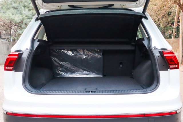 Second-hand 2024 Volkswagen Tiguan 2.0 TSI Elegance for sale in New Delhi-4