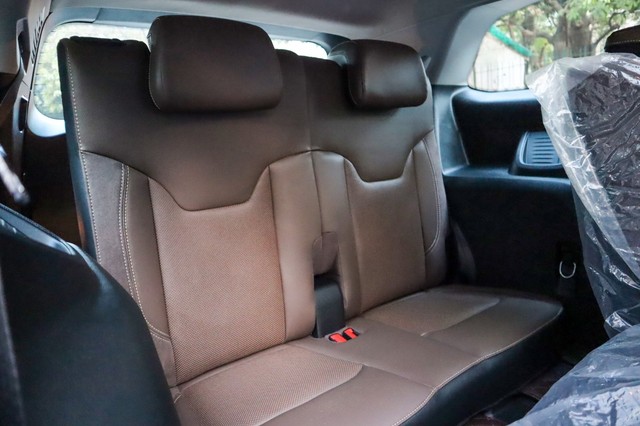 Second-hand 2024 Jeep Meridian Overland 4x2 AT for sale in New Delhi-11