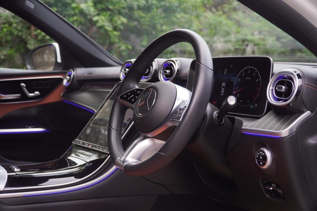 Second-hand 2023 Mercedes-Benz C-Class C 200 BSVI for sale in New Delhi-14