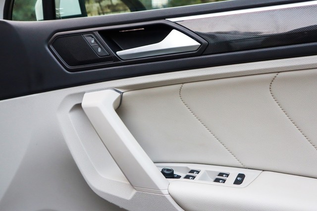 Second-hand 2024 Volkswagen Tiguan 2.0 TSI Elegance for sale in New Delhi-16