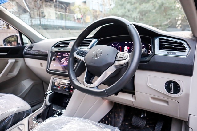 Second-hand 2024 Volkswagen Tiguan 2.0 TSI Elegance for sale in New Delhi-18