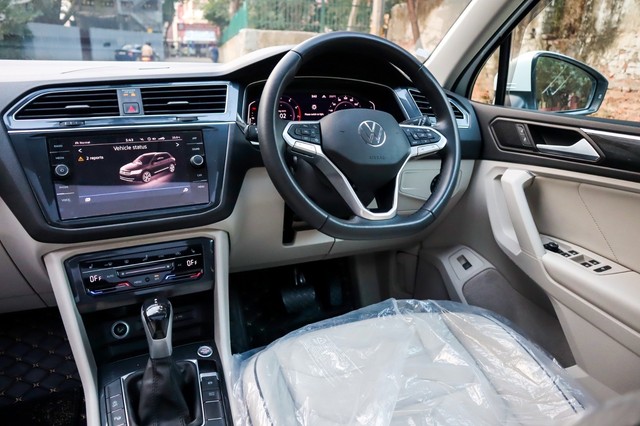 Second-hand 2024 Volkswagen Tiguan 2.0 TSI Elegance for sale in New Delhi-24
