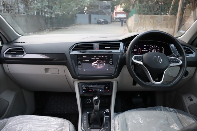 Second-hand 2024 Volkswagen Tiguan 2.0 TSI Elegance for sale in New Delhi-20