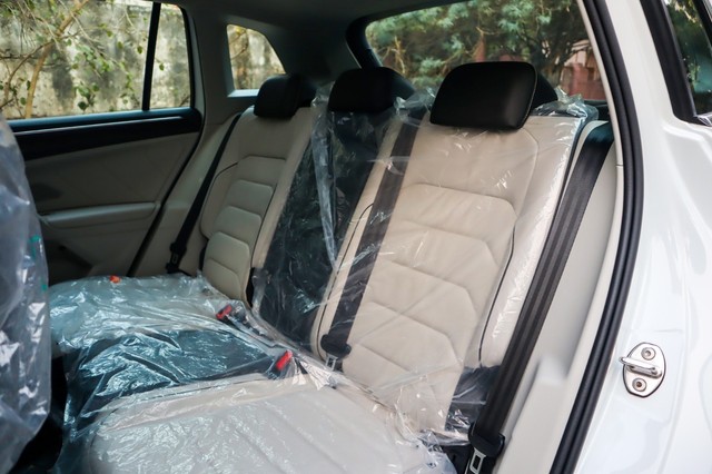 Second-hand 2024 Volkswagen Tiguan 2.0 TSI Elegance for sale in New Delhi-12