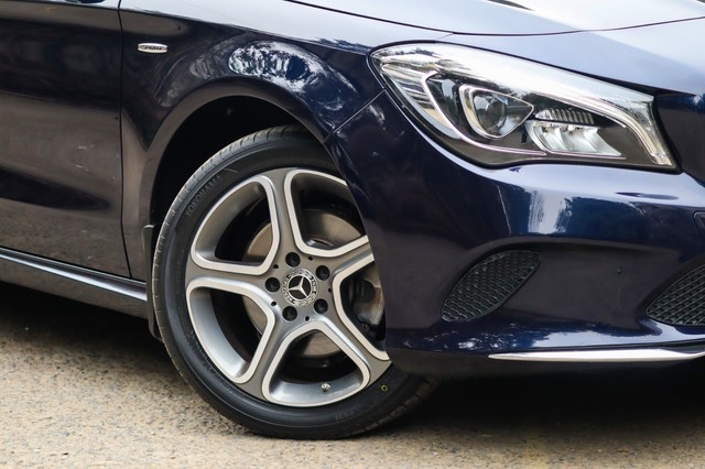 Second-hand 2019 Mercedes-Benz CLA Urban Sport 200d for sale in New Delhi-7