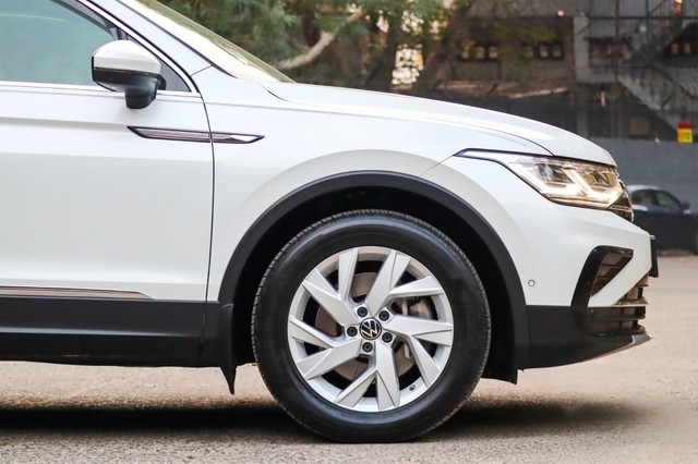 Second-hand 2024 Volkswagen Tiguan 2.0 TSI Elegance for sale in New Delhi-6