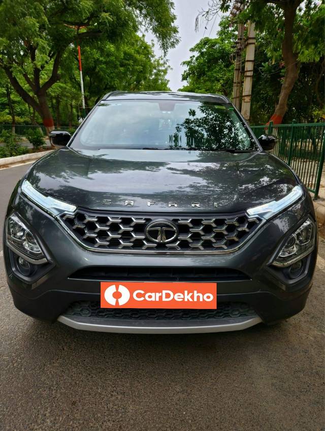 https://images10.gaadi.com/usedcar_image/3480794/original/usedcar_whatsappimage2023_06_20at11754pm_251071687247402_1687247411_38860caf-3743-4eac-94fc-719fc2c433a6.jpeg?imwidth=6402