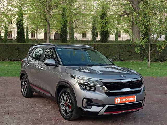 https://images10.gaadi.com/usedcar_image/3481226/original/658673ad-397d-49a7-a5b5-3225ea1f8216-used_car_2798719_1687263979_18b99525-ecf9-4857-90db-225984fa0ffd.jpg?imwidth=6400