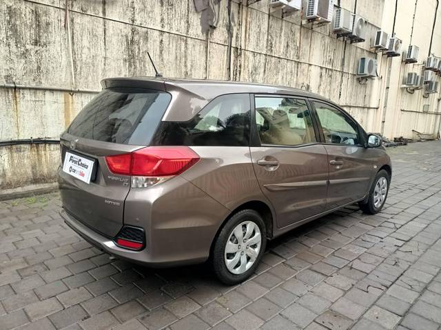 https://images10.gaadi.com/usedcar_image/3485536/original/3c5423cb-4514-4deb-aaec-0c75ec40753d-used_car_2802110_1687699027_248b9413-5f19-40b5-bcd4-337561b93372.jpg?imwidth=6401