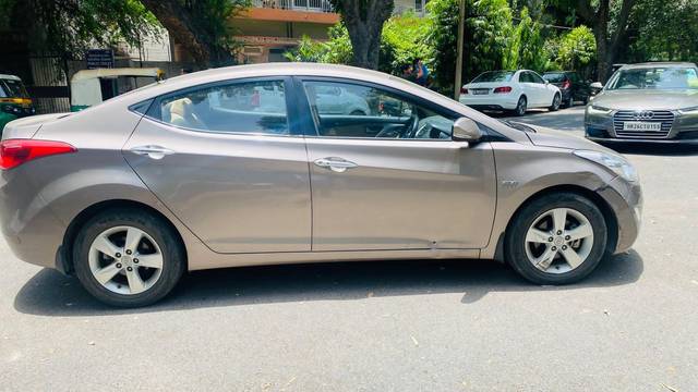 https://images10.gaadi.com/usedcar_image/3487474/original/560c4a27-7162-4f09-892e-0957a61c9c48-used_car_2803706_1687860021_40d7951c-f8c1-432e-a262-ad9317b234c2.jpg?imwidth=6401