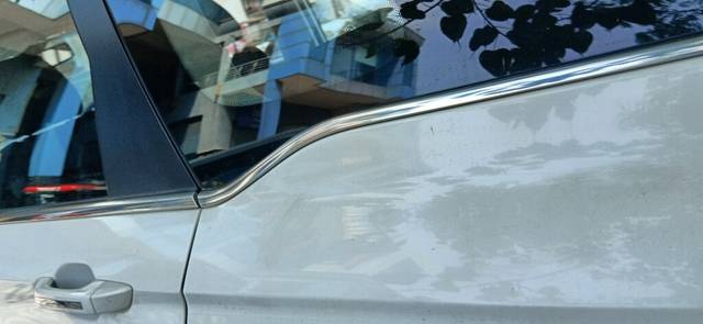 https://images10.gaadi.com/usedcar_image/3487536/original/52d3e05a-2570-4de5-b4a5-e11a03e2676f-VCC_IMG_1687253123227_1750034_95_1687253412.jpg?imwidth=6402