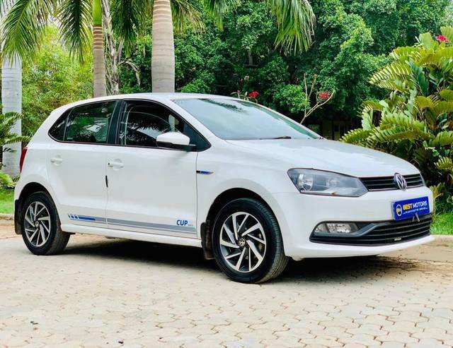 https://images10.gaadi.com/usedcar_image/3487538/original/627ee2be-9b78-45d0-844b-72bf2ffefaf1-used_car_2803763_1687862026_97a16117-1aed-44e4-a0a1-f0e7bbdeb6d9.jpg?imwidth=6402