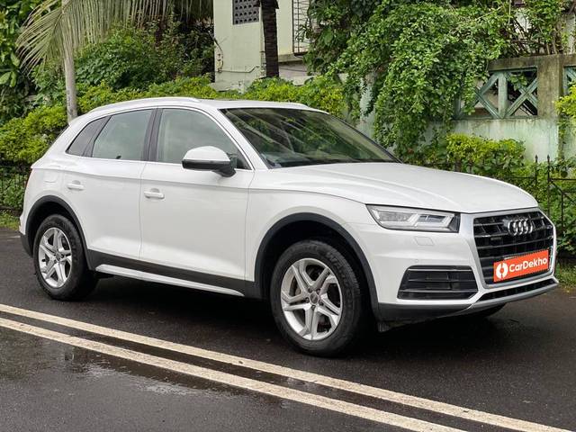 https://images10.gaadi.com/usedcar_image/3488428/original/5a1c9237-1b00-486c-b26a-21942b6cf57d-used_car_2804494_1690442587_fa38eb47-d1bc-465f-bf7a-0c1c4567cdc6.jpg?imwidth=6401