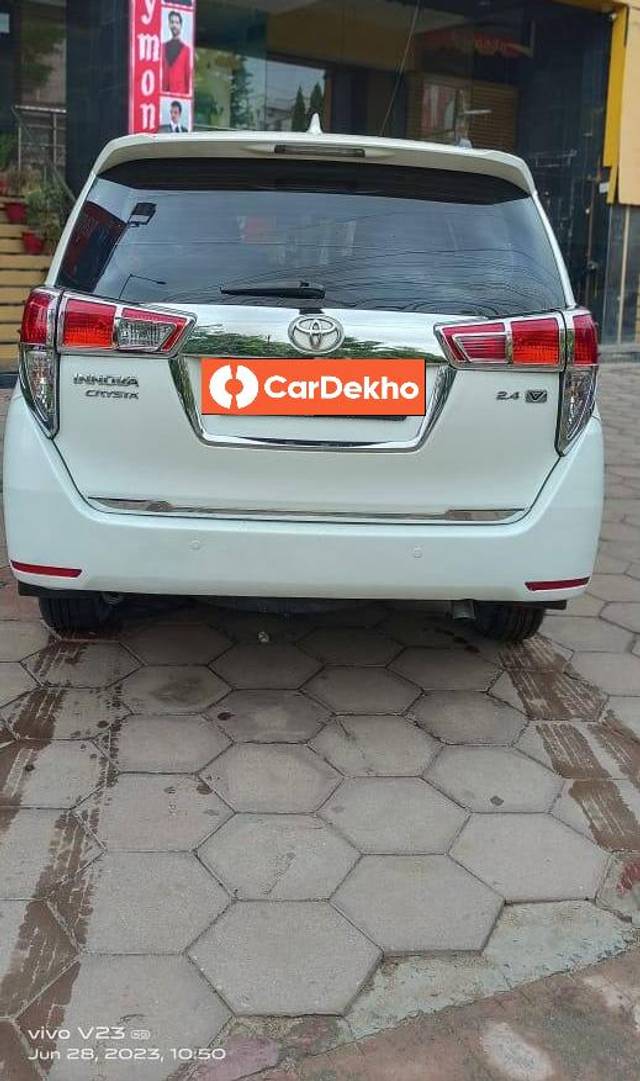 https://images10.gaadi.com/usedcar_image/3488464/original/79a120ae-4faa-4547-ad88-7a846ea58f7d-used_car_2804522_1687948420_6e3dd424-65d0-4891-aa30-220167bae7fc.jpg?imwidth=6401