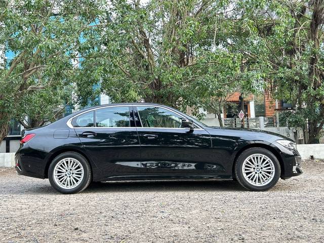 https://images10.gaadi.com/usedcar_image/3489282/original/155571a2-911d-497a-8130-26eb41e91110-used_car_2805142_1688029039.jpg?imwidth=6401