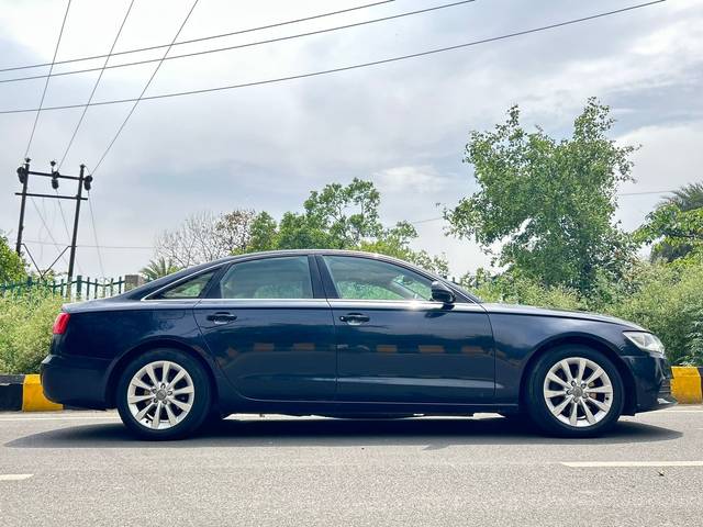 https://images10.gaadi.com/usedcar_image/3489294/original/1bf8210e-b792-4475-9d72-a80486b6c42e-used_car_2805150_1688029996.jpg?imwidth=6402