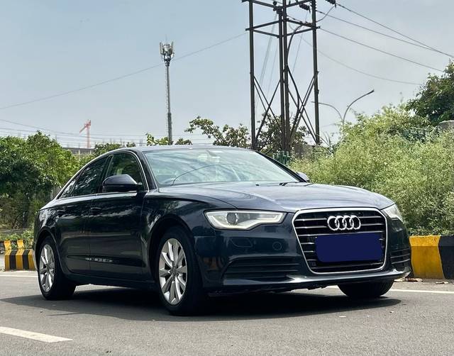 https://images10.gaadi.com/usedcar_image/3489294/original/fad556e9-9039-4155-9a2e-f3be5b2b4995-used_car_2805150_1688029990.jpg?imwidth=6400