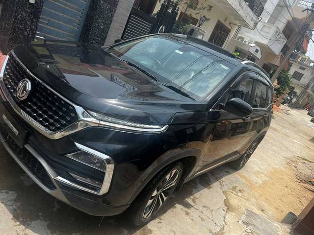 https://images10.gaadi.com/usedcar_image/3489464/original/504e868e-cafd-4fe3-b79b-4ebedcb6a035-VCC_4456_1687430286_60_vcc_image_1750718_94_1687430396.jpeg?imwidth=6400