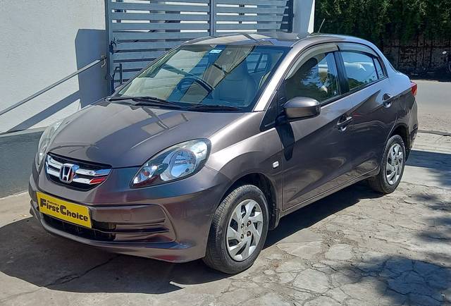 https://images10.gaadi.com/usedcar_image/3490368/original/7b2ec43d-8b5b-45e8-a36b-797a82b5a690-cover_image-20230630152720.jpg?imwidth=6400
