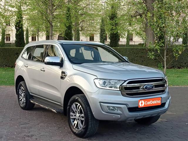 https://images10.gaadi.com/usedcar_image/3490418/original/e8b09588-7d98-4feb-993d-a0ff1e753a88-used_car_2806042_1688120380_8d4f2ca8-d187-475b-ba1a-547f9a49ec43.jpg?imwidth=6400