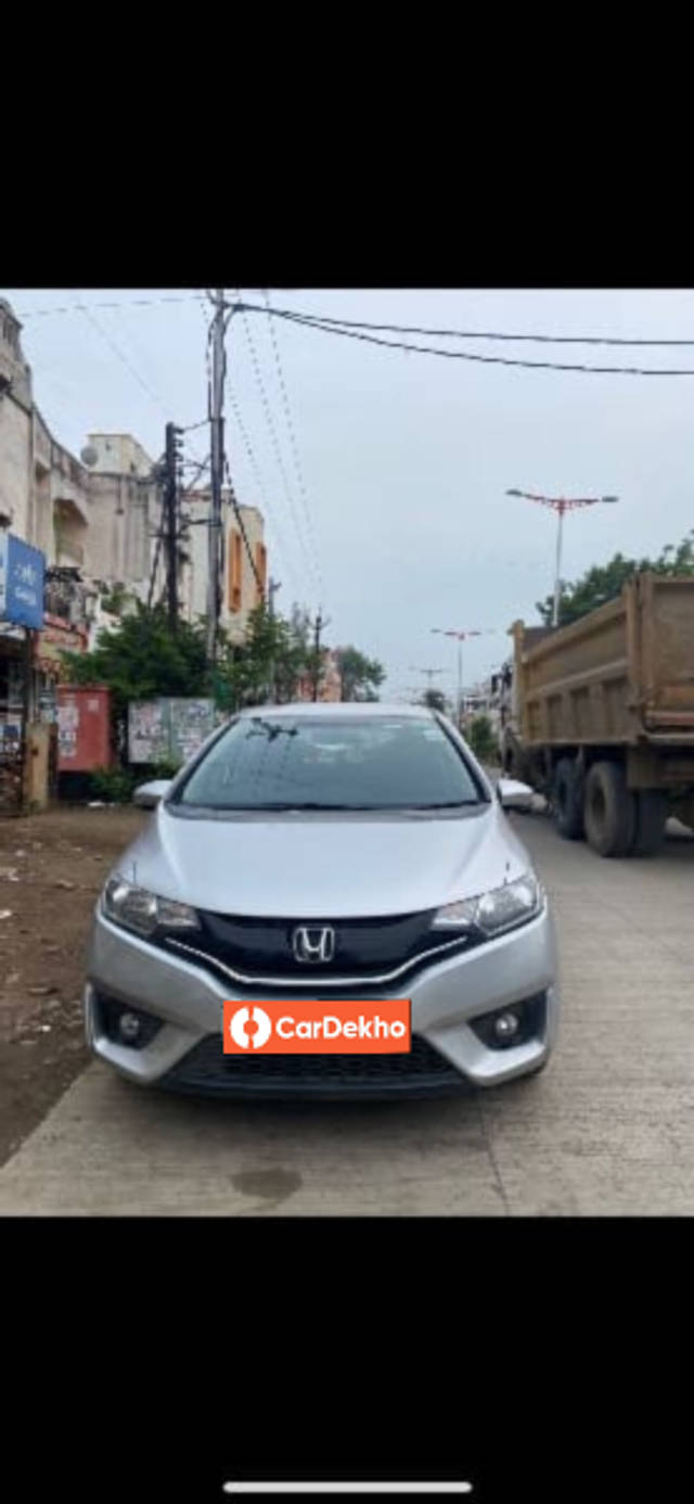 https://images10.gaadi.com/usedcar_image/3490740/original/76d4348e-34f3-4970-b83d-d7dc009f909d_1add17e0-bf8b-4961-812e-89e10a2e93e7.png?imwidth=6400