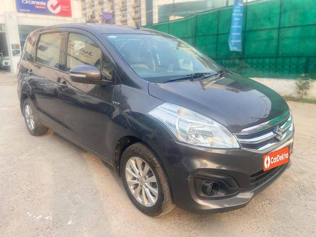 https://images10.gaadi.com/usedcar_image/3491175/original/59f44f06-6134-448a-8bc8-97dde97c8504-used_car_2806613_1688199284_dfcbb940-0705-456d-b966-d097725c8332.jpg?imwidth=6401