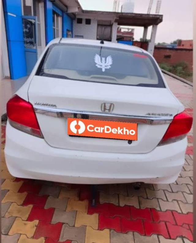 https://images10.gaadi.com/usedcar_image/3491822/original/95ecac45-847a-4e46-9a3f-abf6df21a2f0_64b4d5bc-fb68-443b-8ee0-5804589c4ad0.jpg?imwidth=6401