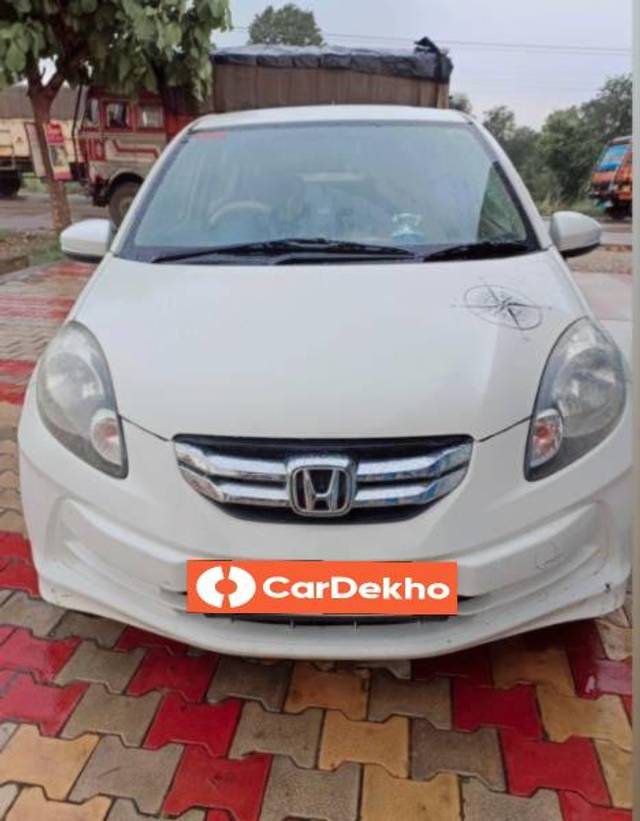 https://images10.gaadi.com/usedcar_image/3491822/original/ba3e0ef1-e5fe-4367-a339-95b22c254068_64b4d5bc-fb68-443b-8ee0-5804589c4ad0.jpg?imwidth=6400