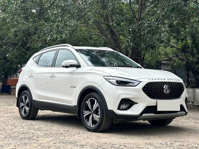 https://images10.gaadi.com/usedcar_image/3492127/original/66bce615-64b0-42f0-8dc7-92d8233ac269-used_car_2807239_1688316007_0e4d4919-677c-45a0-b818-99ab26788df1.jpg?imwidth=6400