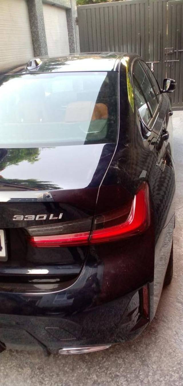 https://images10.gaadi.com/usedcar_image/3492284/original/usedcar_photo_2023_07_01_17_45_59_4__7601688364962_1688364971_01e0623b-731a-41ee-af0f-0575a0bde496.jpg?imwidth=6401
