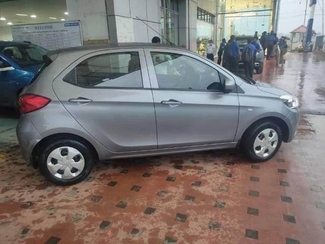 https://images10.gaadi.com/usedcar_image/3492290/original/33db9a71-934b-438f-8ba4-6d7e83e06d07_5e83c1f9-68e4-4481-9a51-15ec5e2cb8e2.jpeg?imwidth=6401