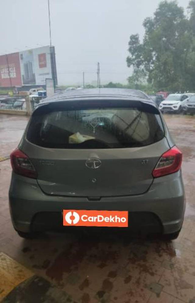 https://images10.gaadi.com/usedcar_image/3492290/original/5360b0b6-579d-455b-ac4a-9d13262bfe9c_5e83c1f9-68e4-4481-9a51-15ec5e2cb8e2.jpeg?imwidth=6402