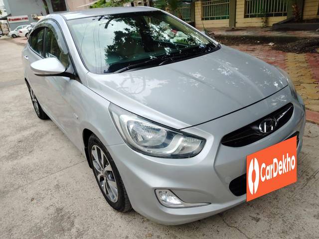 https://images10.gaadi.com/usedcar_image/3492421/original/59a7dc94-5bbc-4d3c-a1ec-9a3f9bae52dd-used_car_2807423_1688371407_a1162f42-ceb7-4301-85ca-d712f7a968c9.jpg?imwidth=6400