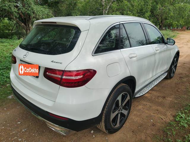 https://images10.gaadi.com/usedcar_image/3493727/original/88eebaa8-5761-48ff-8e67-2eed052594de-used_car_2808518_1688453110_3122dd42-5d15-4f5e-998f-530508b75296.jpg?imwidth=6401
