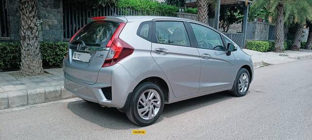 https://images10.gaadi.com/usedcar_image/3494110/original/72560d62-228f-41af-b09b-377813917776-used_car_2808838_1688466732_4cb309ca-5d9b-4630-8bf7-f49d96ada885.jpg?imwidth=6402