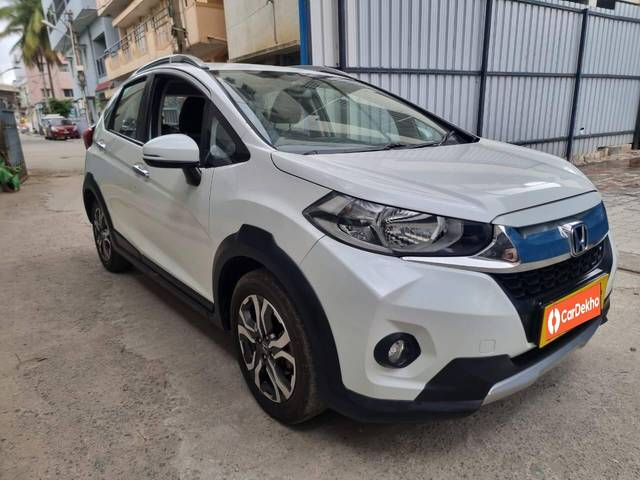 https://images10.gaadi.com/usedcar_image/3495411/original/87da54f2-8a1b-428b-b8e6-07036b28ce6d-used_car_2809728_1688618836_eaf8523f-583a-43a8-bd5e-20dd6998550c.jpg?imwidth=6400