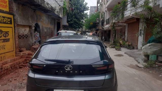 https://images10.gaadi.com/usedcar_image/3496151/original/5396c043-d83d-4ac1-87f8-9036f375debd_66fd4967-69de-4fdf-a01c-fc00a4208c5d.jpg?imwidth=6402