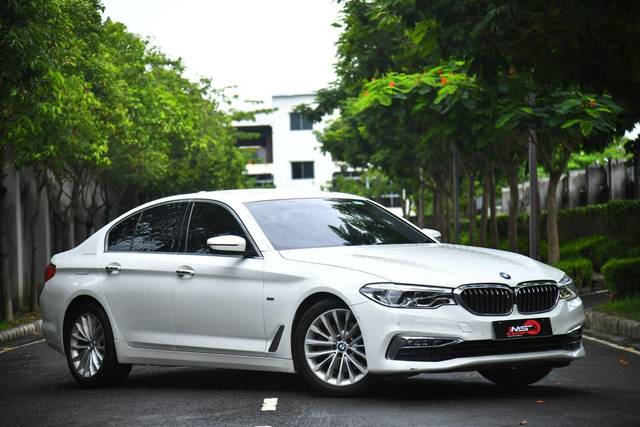 https://images10.gaadi.com/usedcar_image/3496404/original/75dcfd90-9acc-4e1f-9c6d-0956e7077773-used_car_2810560_1688654432_b410ed9d-748b-4450-881d-5d3c1130eaaf.jpg?imwidth=6401