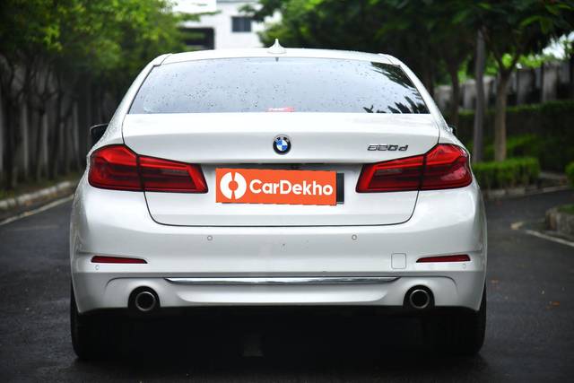 https://images10.gaadi.com/usedcar_image/3496404/original/de671d6b-de1a-4f8a-8bf7-6a7027b657a9-used_car_2810560_1688654440_b410ed9d-748b-4450-881d-5d3c1130eaaf.jpg?imwidth=6402