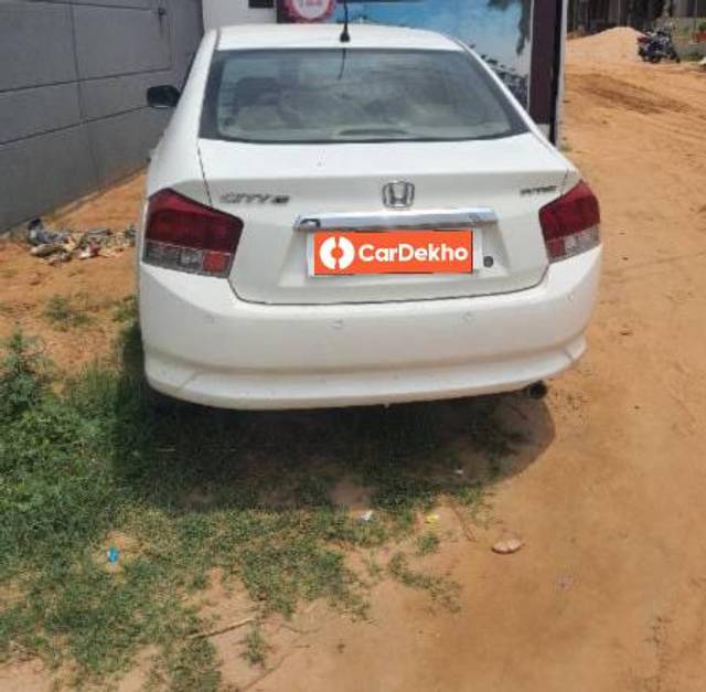 https://images10.gaadi.com/usedcar_image/3496864/original/f3603c5a-9141-48ce-8750-b0f107b16c14_78bb312c-93c1-483b-83af-1392953603dd.jpg?imwidth=6401